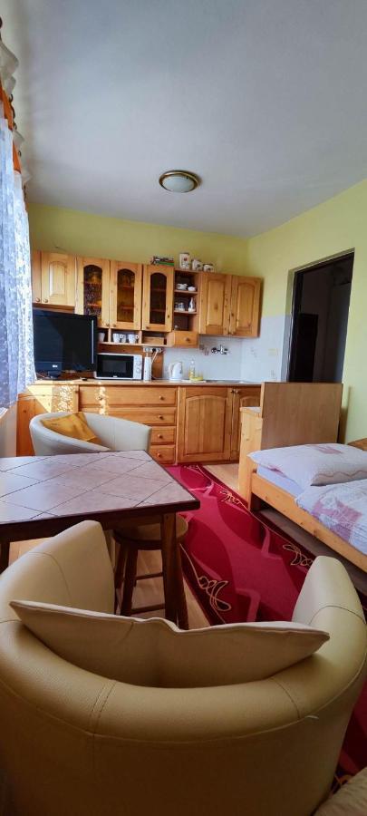 Homestay Machom 오슈차드니차 외부 사진